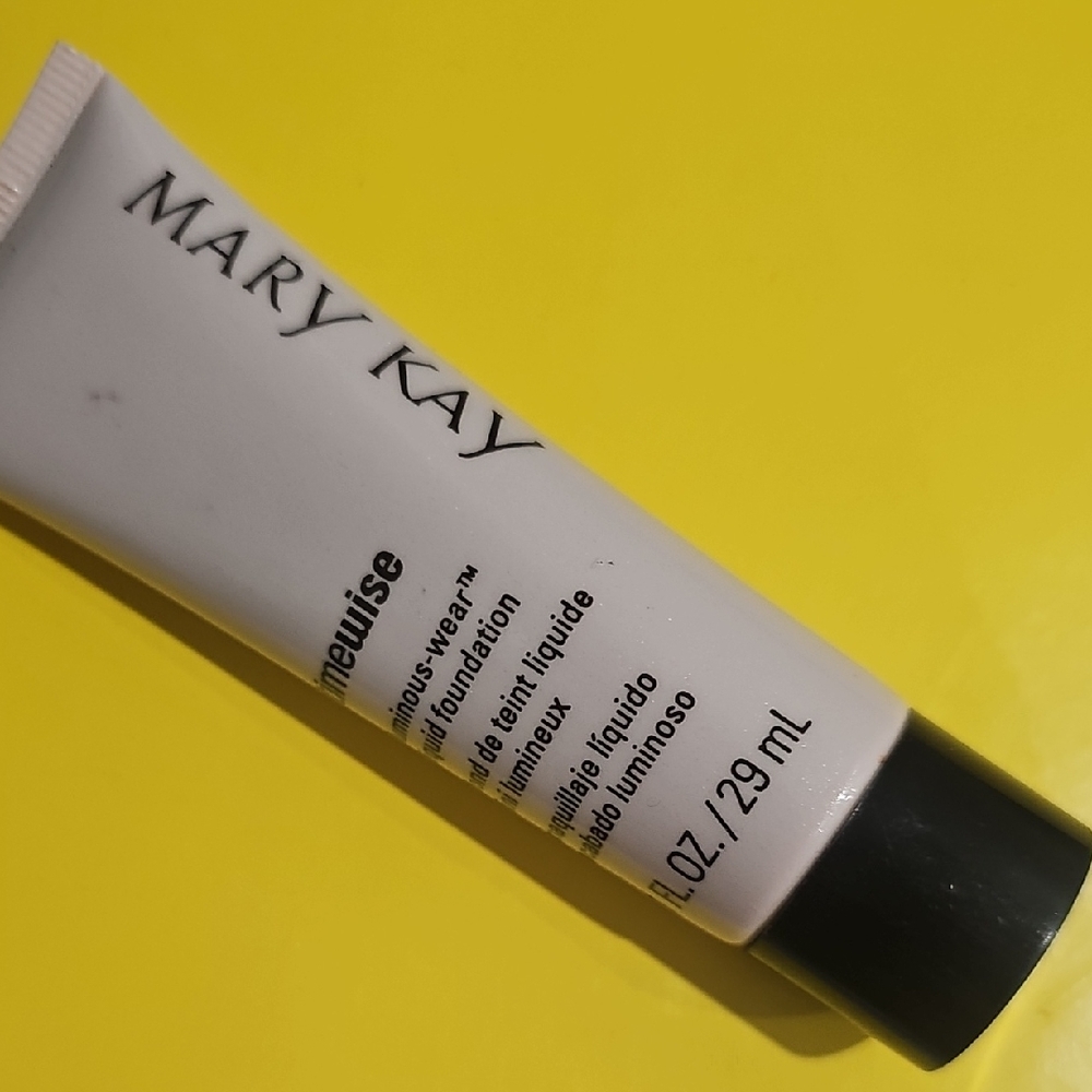 Mary Kay TimeWise Luminous Wear Liquid Foundation - Bronze 4